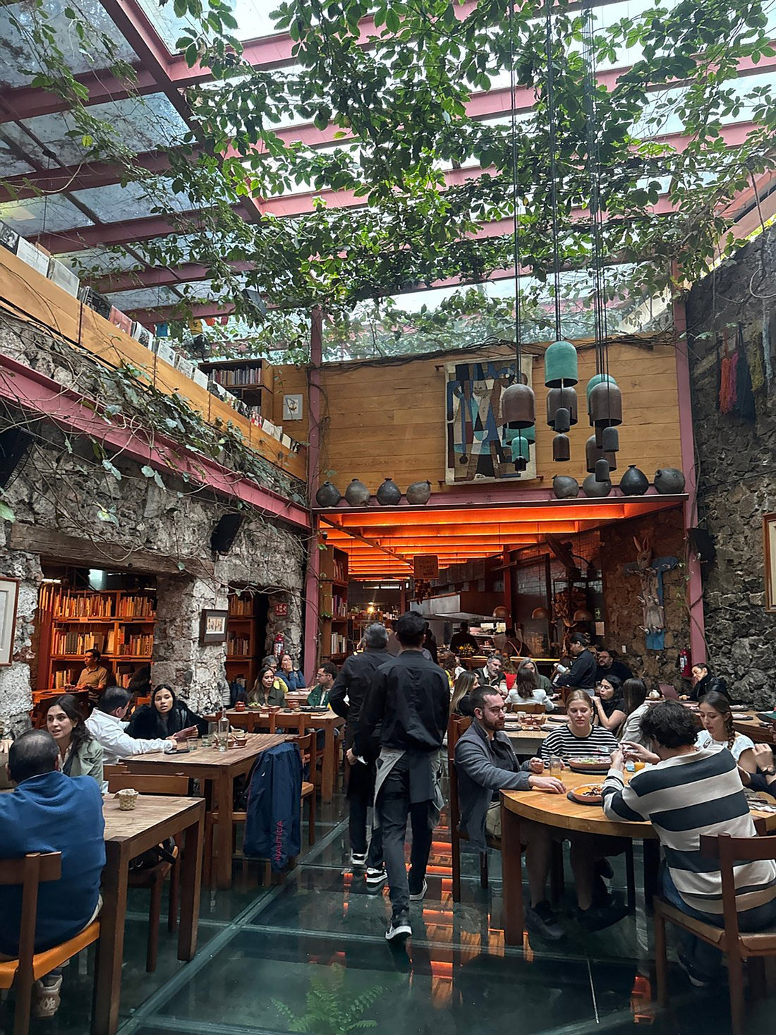 Comida tradicional mexicana CDMX/ Tetetlán, restaurante, cafetería, tienda, librería y espacio para yoga.