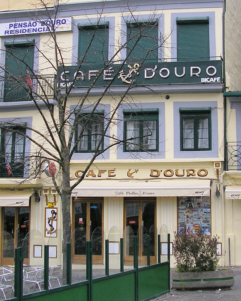 Dónde comer en Oporto / Café Âncora d'Ouro Piolho, el primer café de Portugal