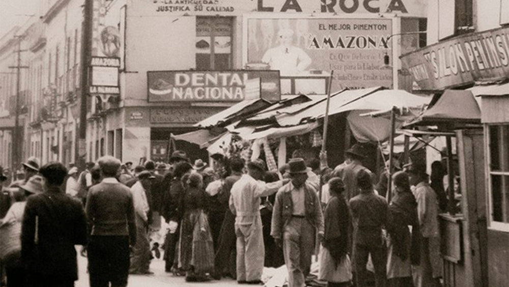 Guía de cantinas en CDMX / La Peninsular, la más antigua de México.